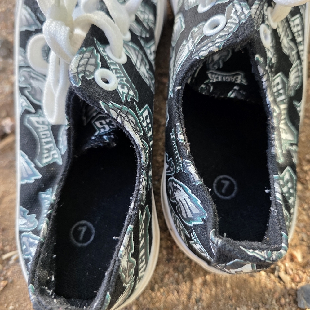 Philadelphia Eagles Women's Low Top Sneakers Repeat Pattern NFL Fan Shoes Size 7 - Picture 6 of 9